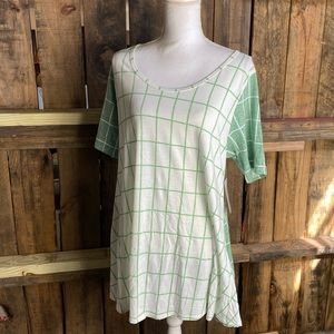 *NWT*  LuLaRoe Perfect T